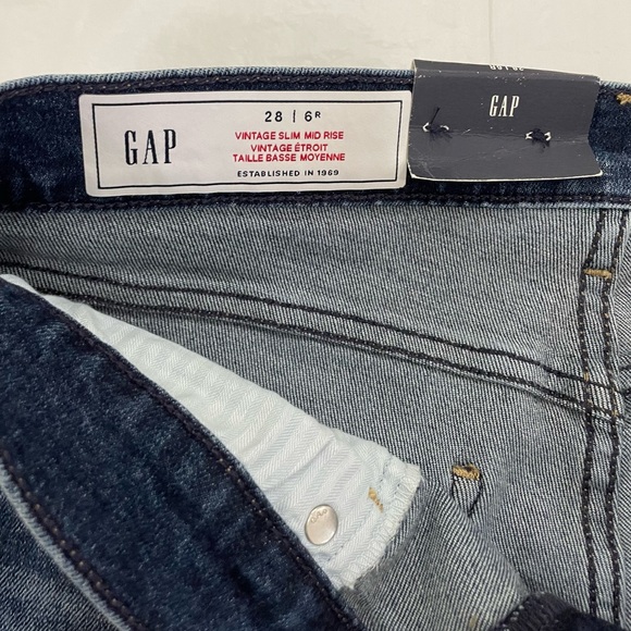 Gap vintage slim mid rise jeans, medium blue, size 28 (6) - Picture 5 of 7